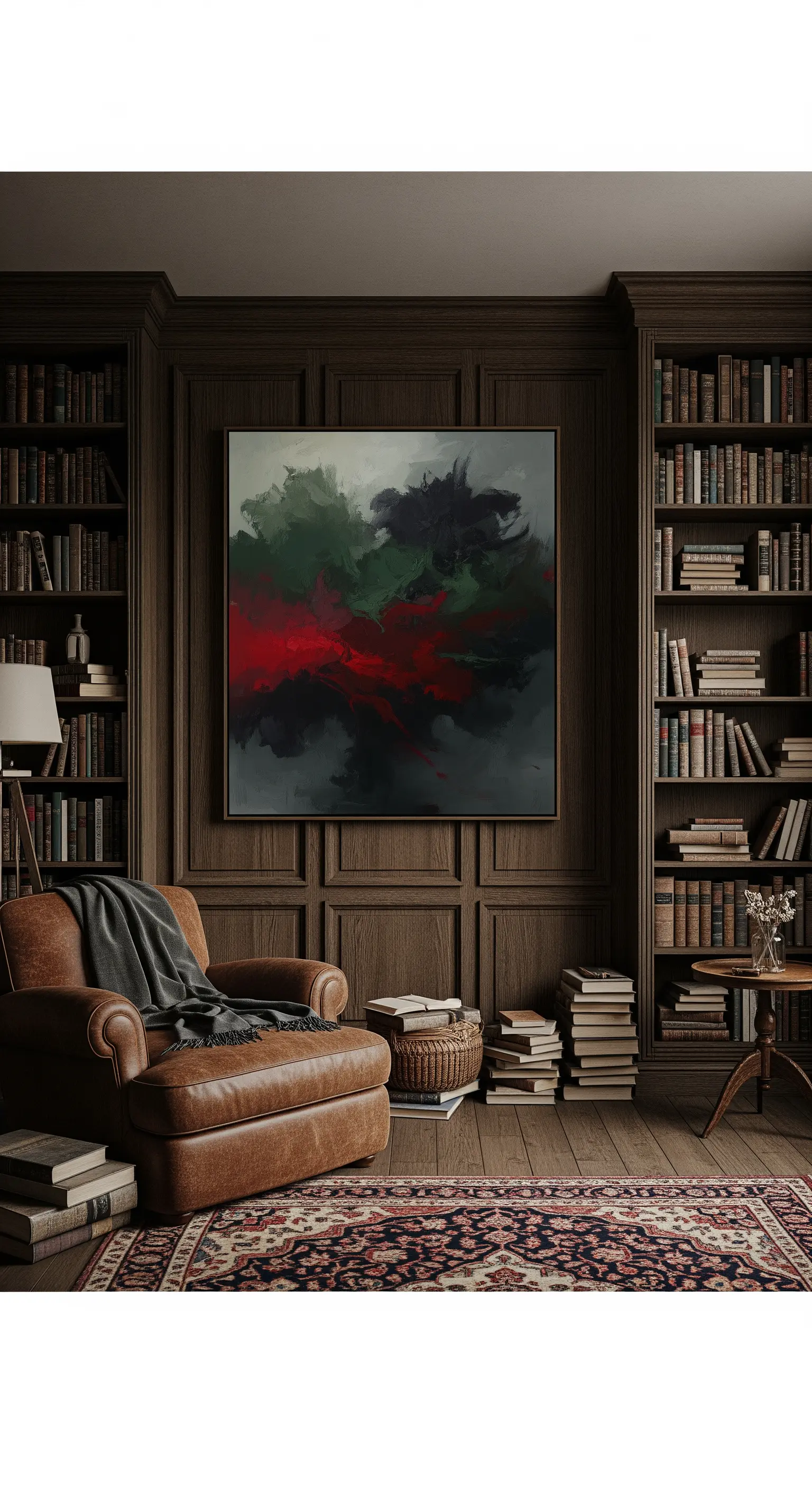 Biblioteca classica con boiserie scura e un grande quadro astratto dai toni cupi.