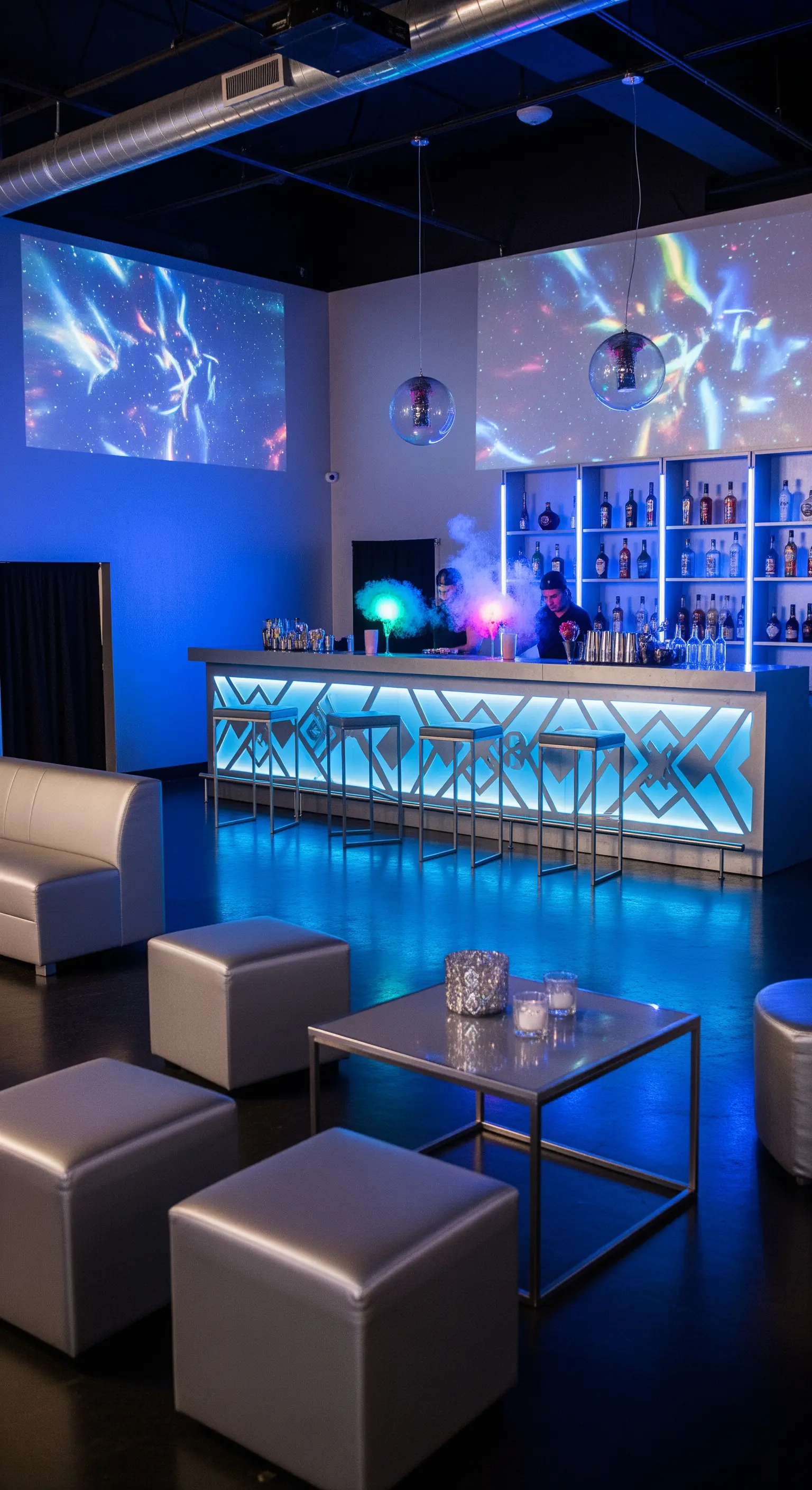 Bar futuristico con illuminazione a LED blu e proiezioni di galassie sulle pareti